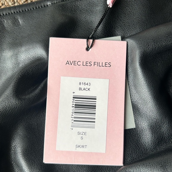 NWT Avec Les Filles Faux Leather Side Wrap Mini Skirt - Picture 8 of 12